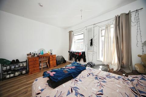 undefined, Baker Street, Luton