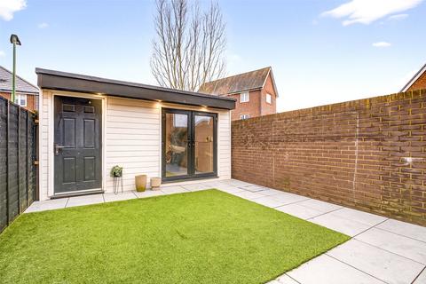 2 bedroom end of terrace house for sale, Oaksheath Gardens, Worthing, West Sussex, BN13