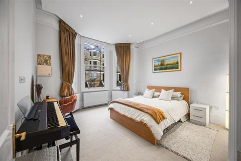 1 bedroom flat for sale, Crossfield Road , Belsize Park NW3