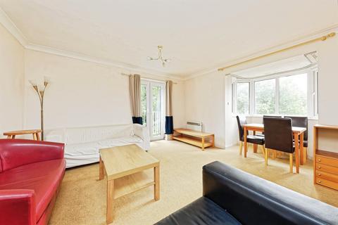 2 bedroom apartment for sale, Rheims Court, Canterbury
