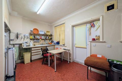 3 bedroom terraced house for sale, Navarino Road, Worthing