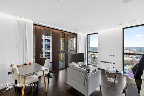 2 bedroom flat for sale, Charles Clowes Walk, LONDON