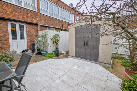 3 bedroom maisonette for sale, Lytton Strachey Path, Thamesmead, London, SE28