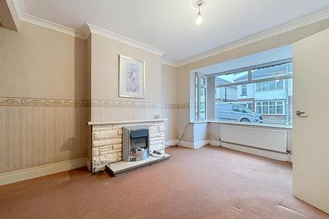 3 bedroom semi-detached house for sale, Desmond Avenue, Hornsea