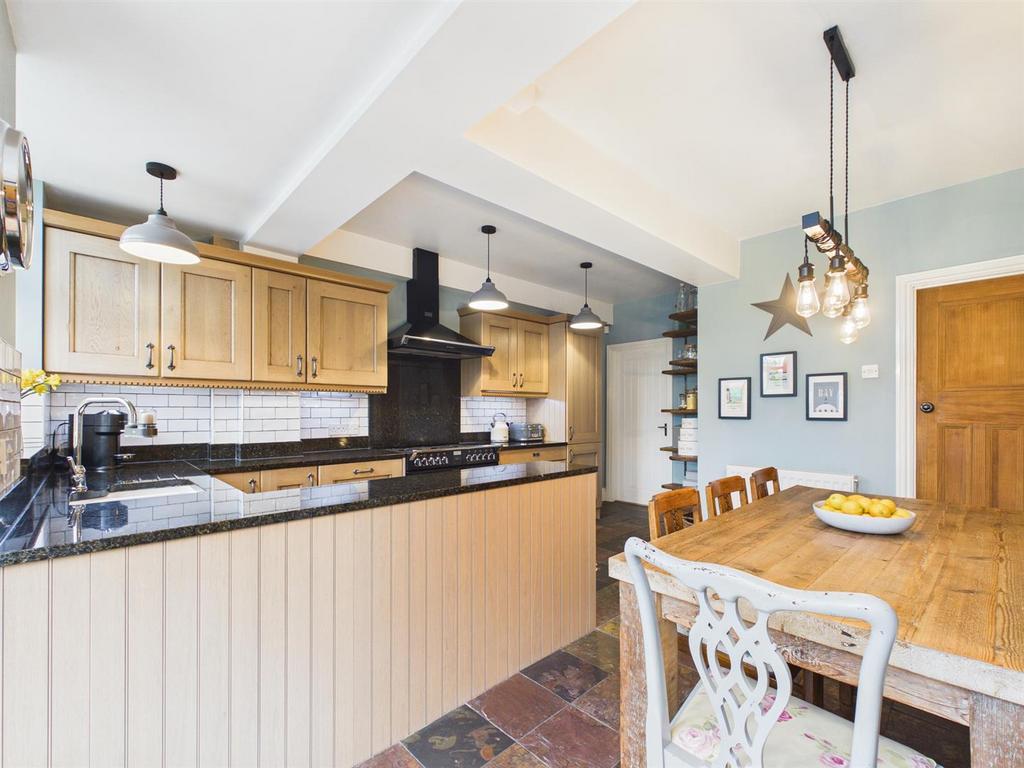 Kitchen 3.jpg