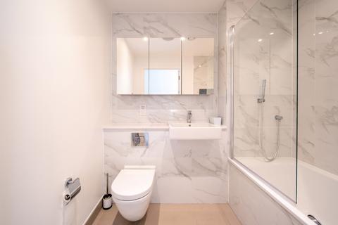 2 bedroom flat to rent, Sinclair Road London W14