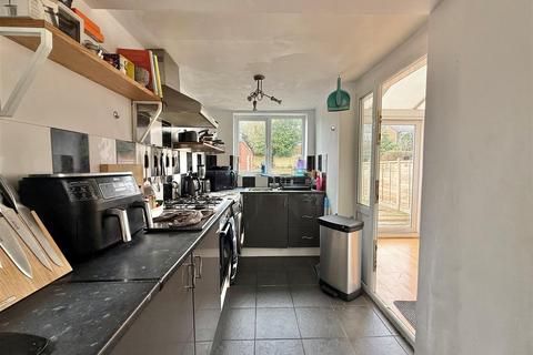 3 bedroom semi-detached house for sale, Park Road, Quarry Bank, Brierley Hill