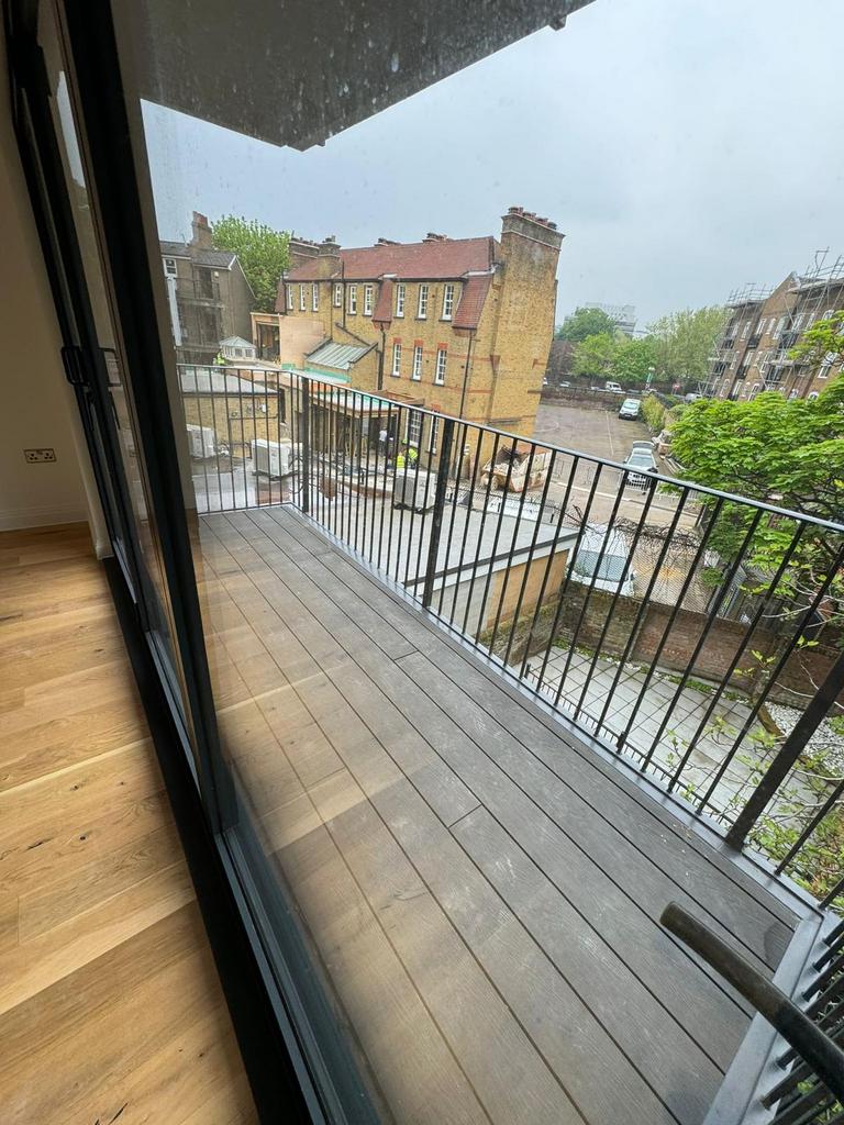 A Lovely 2 Bedroom Flat for Sale
