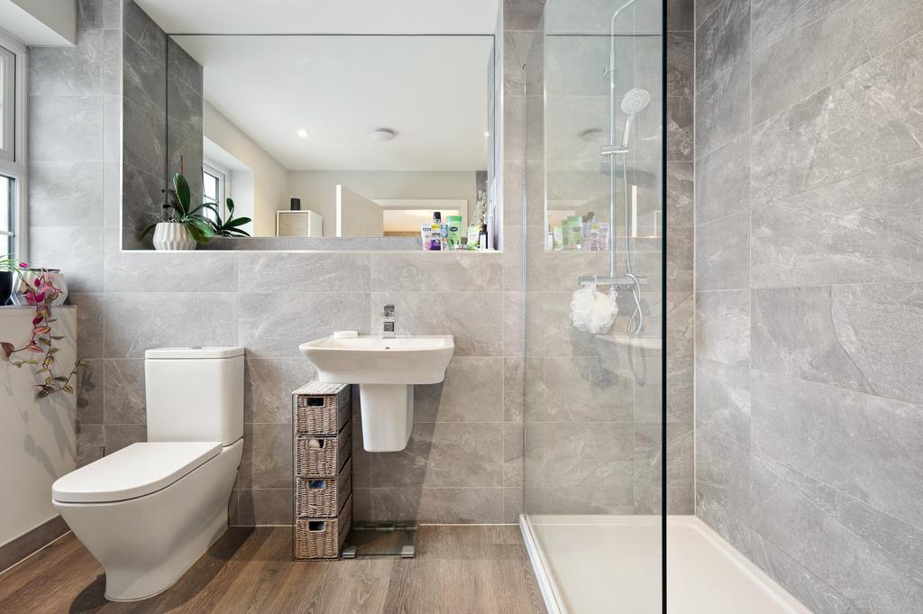 En-Suite 1