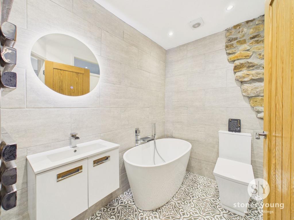 En-suite Bathroom