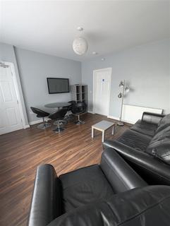 3 bedroom terraced house to rent, Walker Road, East Quayside, Newcastle upon tyne, Tyne and Wear