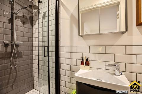 2 bedroom flat for sale, 27 Woods Road, Peckham, London, SE15