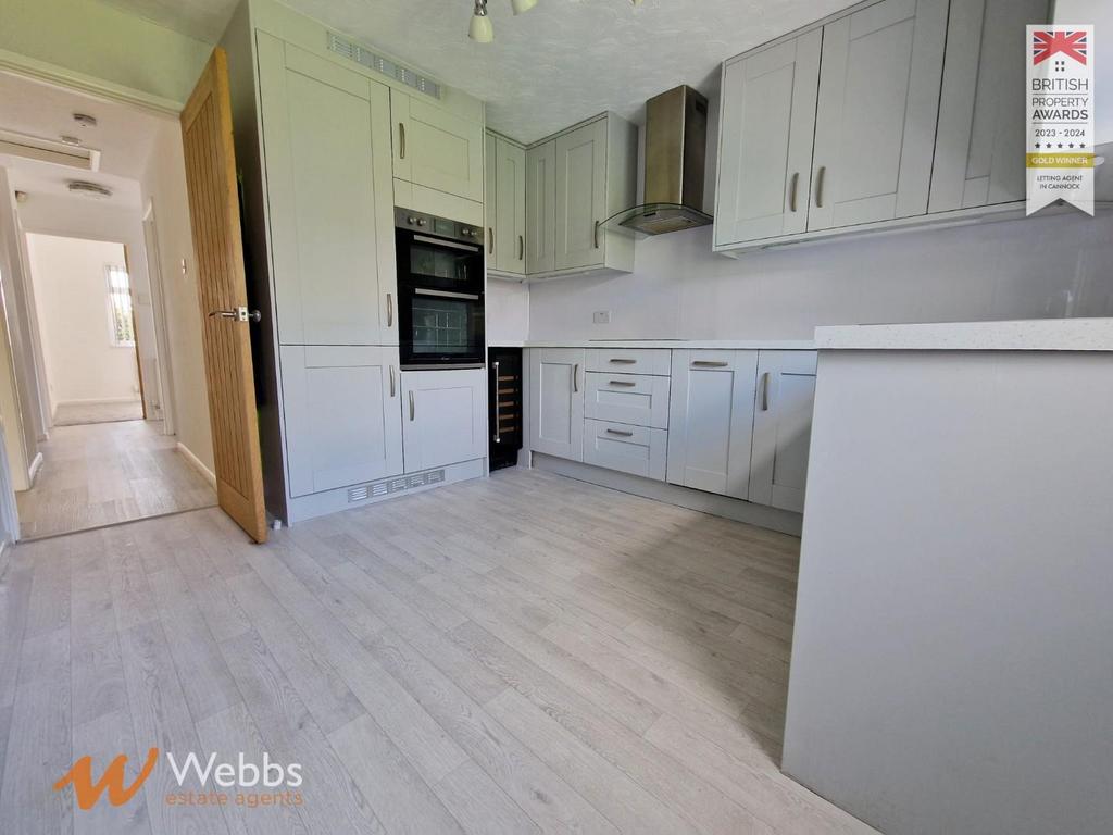 Kitchen 2.jpg