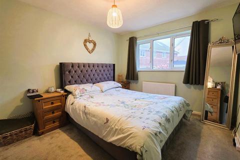 3 bedroom semi-detached house for sale, Llwyn Cyfarthwch, Llanelli