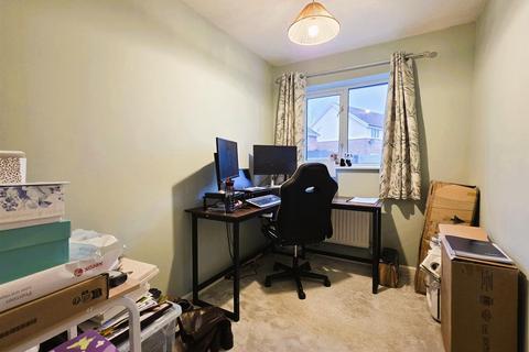 3 bedroom semi-detached house for sale, Llwyn Cyfarthwch, Llanelli