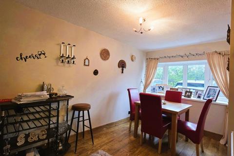 3 bedroom semi-detached house for sale, Llwyn Cyfarthwch, Llanelli