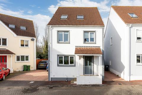 4 bedroom detached house for sale, 28 Le Clos Le Breton