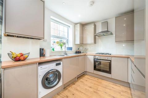 2 bedroom flat for sale, Campshill Road, London SE13