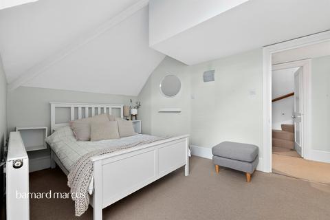 2 bedroom flat for sale, Oakhill Road, London