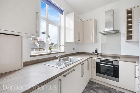 2 bedroom flat for sale, Oakhill Road, London
