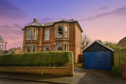 undefined, The Avenue, Tiverton