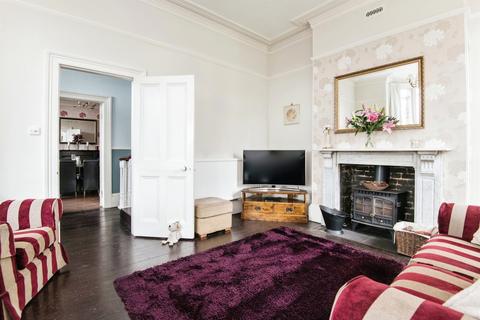 undefined, The Avenue, Tiverton