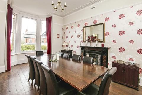 undefined, The Avenue, Tiverton
