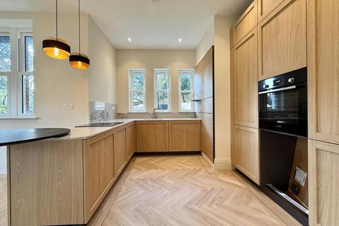 2 bedroom apartment to rent, West Overcliff Drive, Bournemouth, Dorset, BH4