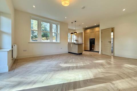 2 bedroom apartment to rent, West Overcliff Drive, Bournemouth, Dorset, BH4