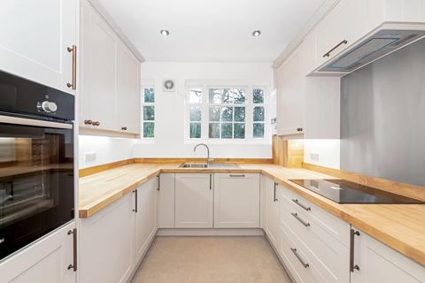 3 bedroom flat for sale, College Road, Dulwich, London, SE21