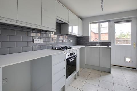 3 bedroom end of terrace house to rent, Chesterfield Way, St. Neots PE19