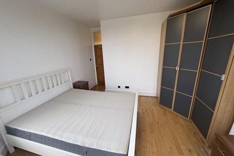 2 bedroom flat to rent, 2 Bedroom Garden Flat – Conway Road, London N14