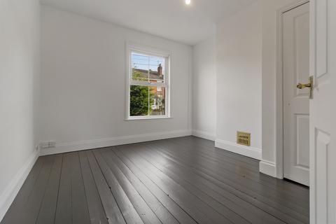 3 bedroom semi-detached house to rent, Cannon Street, Worcester WR5