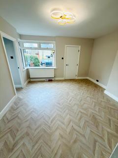 2 bedroom flat to rent, GRANTHAM GARDENS RM6