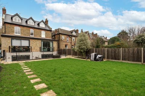 undefined, Freeland Ealing W5