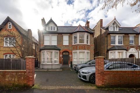 undefined, Freeland Ealing W5
