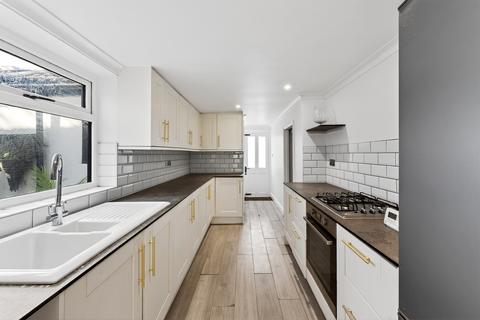 2 bedroom semi-detached house for sale, East Street, Epsom
