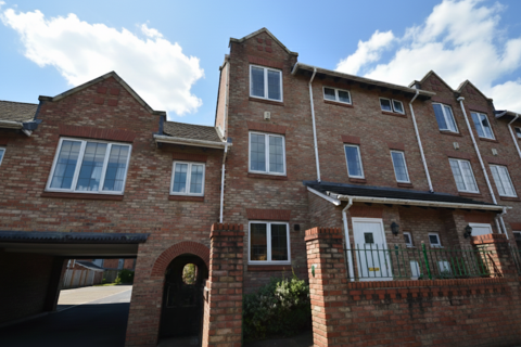 Great Oak Drive, Altrincham, WA15 8UH