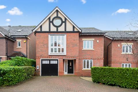 4 bedroom detached house for sale, Poplar Close, EPSOM