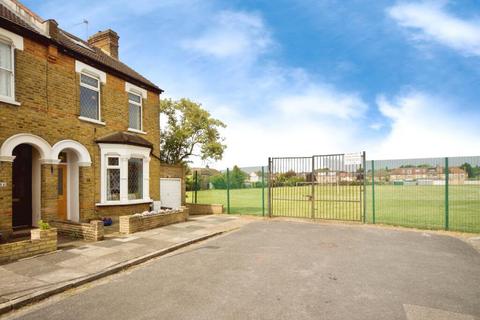 3 bedroom end of terrace house for sale, Bell Road, Enfield