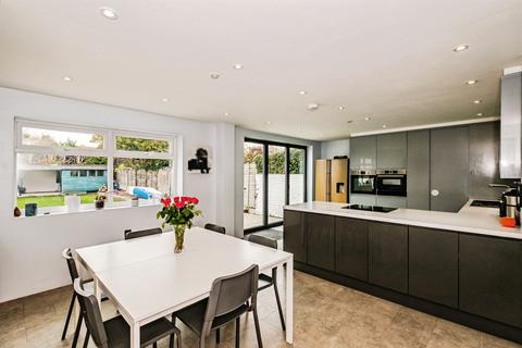 5 bedroom semi-detached house for sale, St. Valerie Road, Worthing