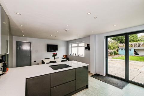 5 bedroom semi-detached house for sale, St. Valerie Road, Worthing