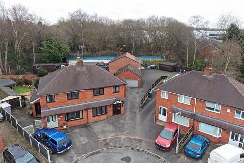 6 bedroom semi-detached house for sale - Halfway Place, Newcastle, ST5