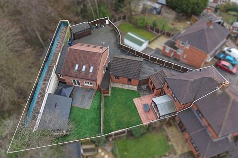 6 bedroom semi-detached house for sale, Halfway Place, Newcastle, ST5