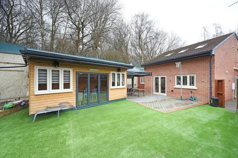 6 bedroom semi-detached house for sale, Halfway Place, Newcastle, ST5
