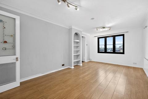 undefined, Lowry Crescent, Mitcham