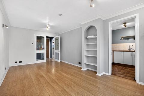 undefined, Lowry Crescent, Mitcham