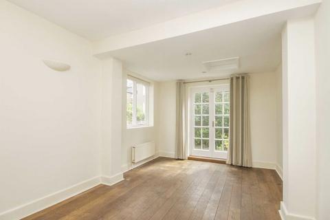 2 bedroom flat to rent, Eckstein Road, London SW11