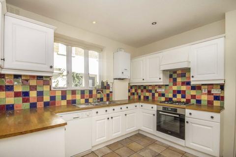 2 bedroom flat to rent, Eckstein Road, London SW11