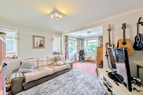 2 bedroom flat for sale, Ardingly Drive, Goring-By-Sea, Worthing